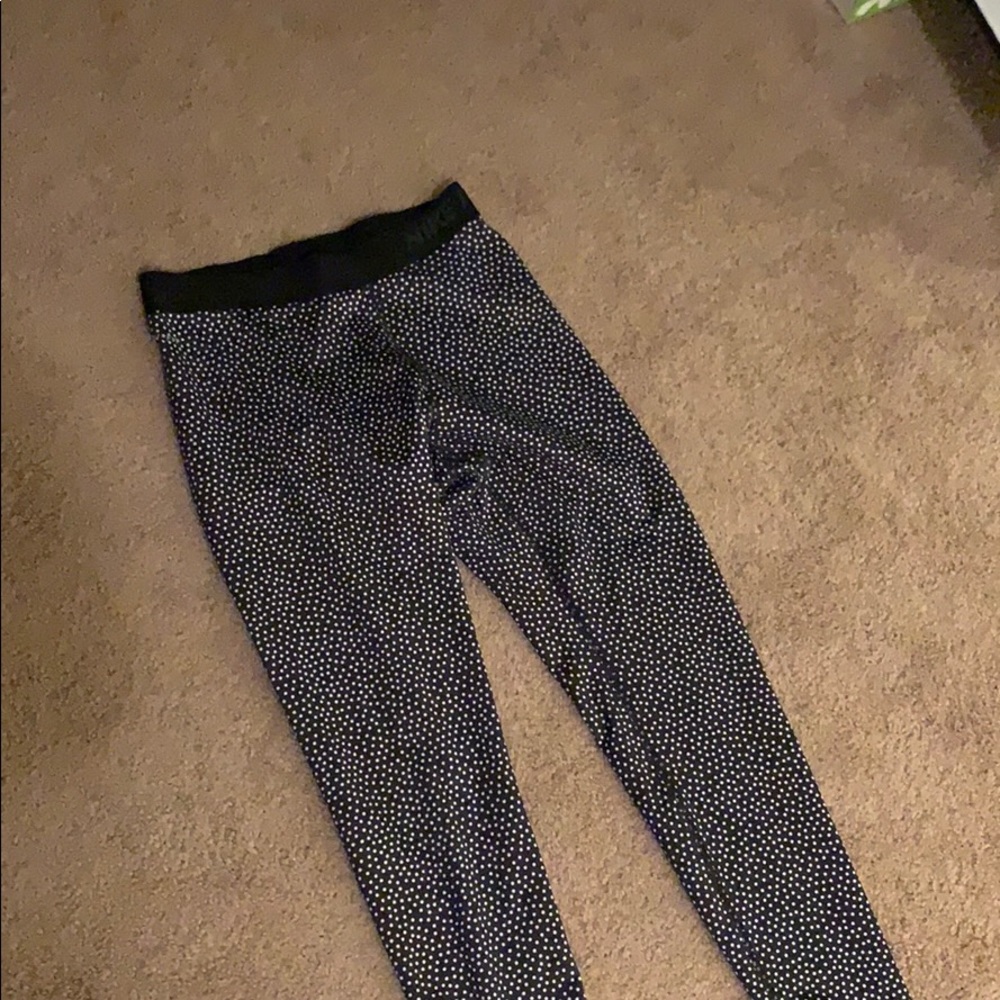NIKE DRI FIT LEGGINGS